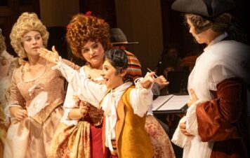 Opera Nica abbraccia la città